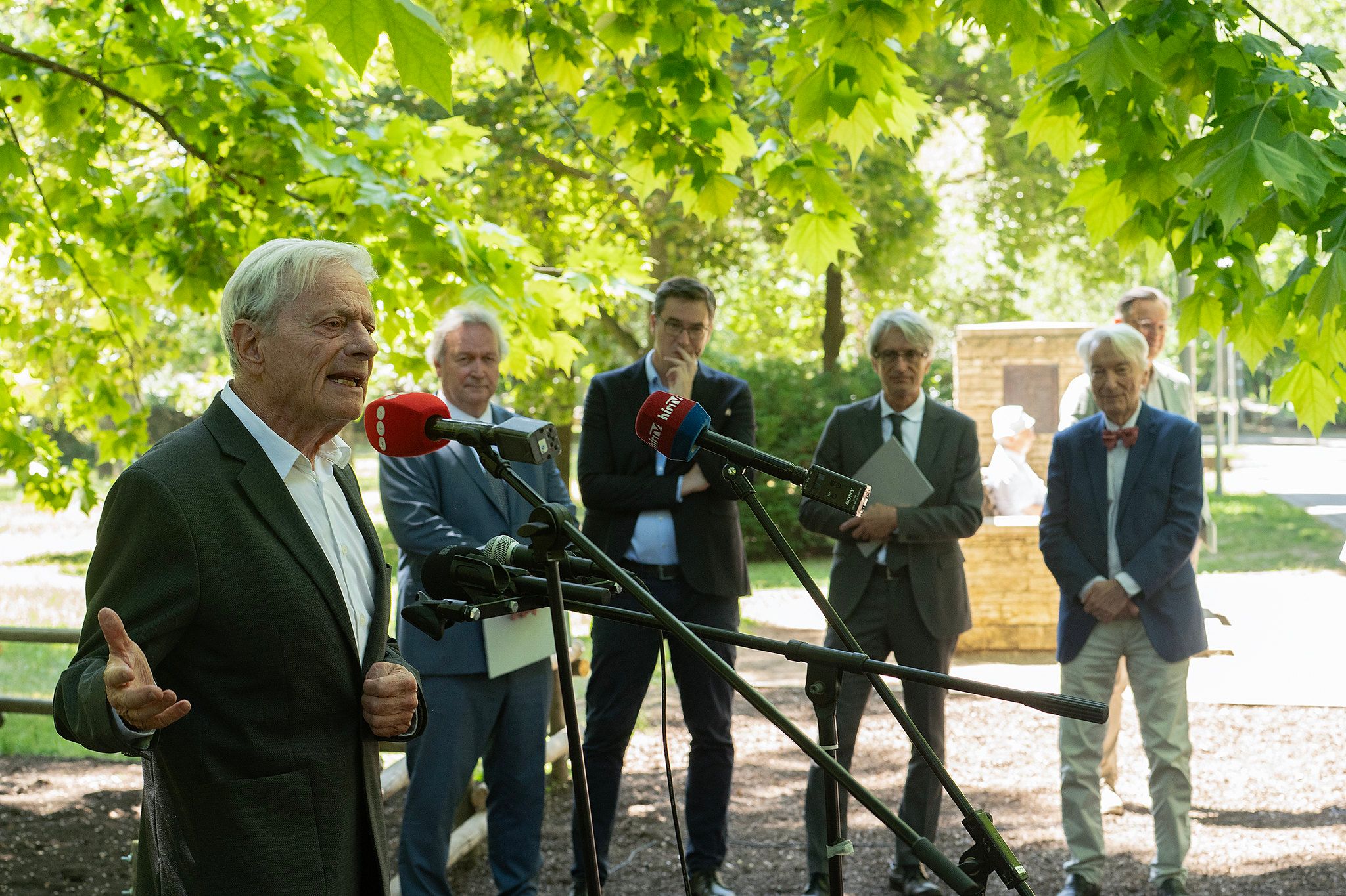 Prof. Dr. Vizi E. Szilveszter elnök részt vett a Tudomány Fája avatási ünnepségén