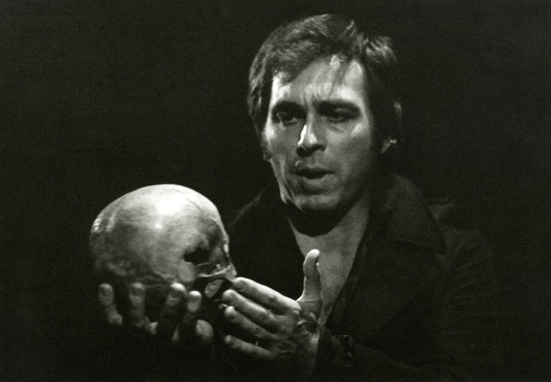 Huszti-Peter_foto_08_Hamlet_©Schwanner-Endre_RET.jpg